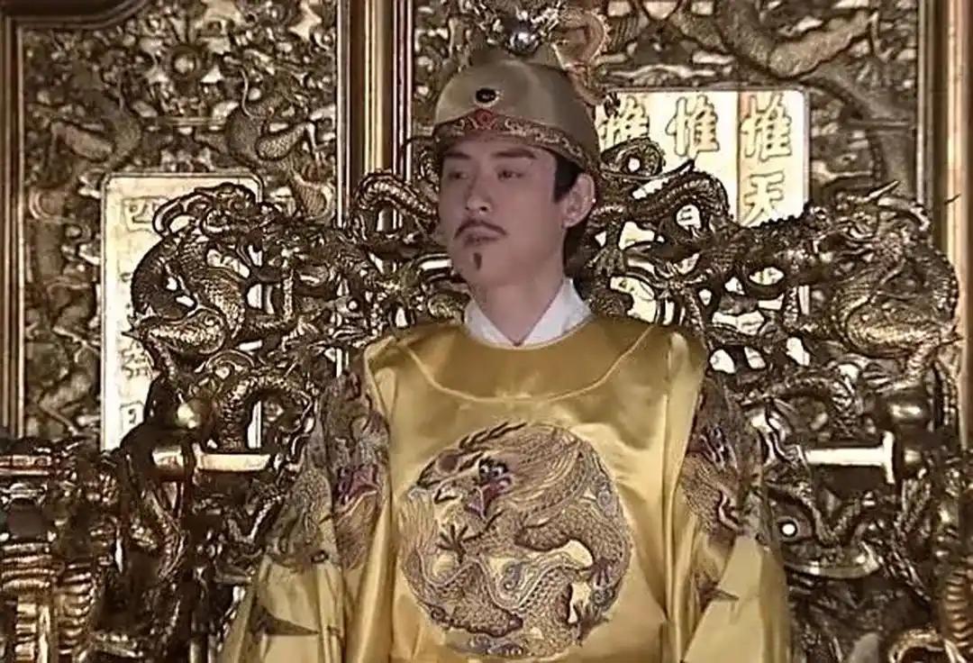 1581年，万历皇帝去给太后请安，宫女王氏上前送茶，王氏身形窈窕，清丽脱俗，环顾