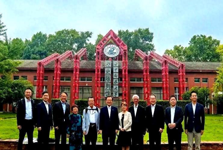 日本代表团傻眼了！刚到上海，就被咱们的“高达”上了一课

日本人是真的被吓了一跳