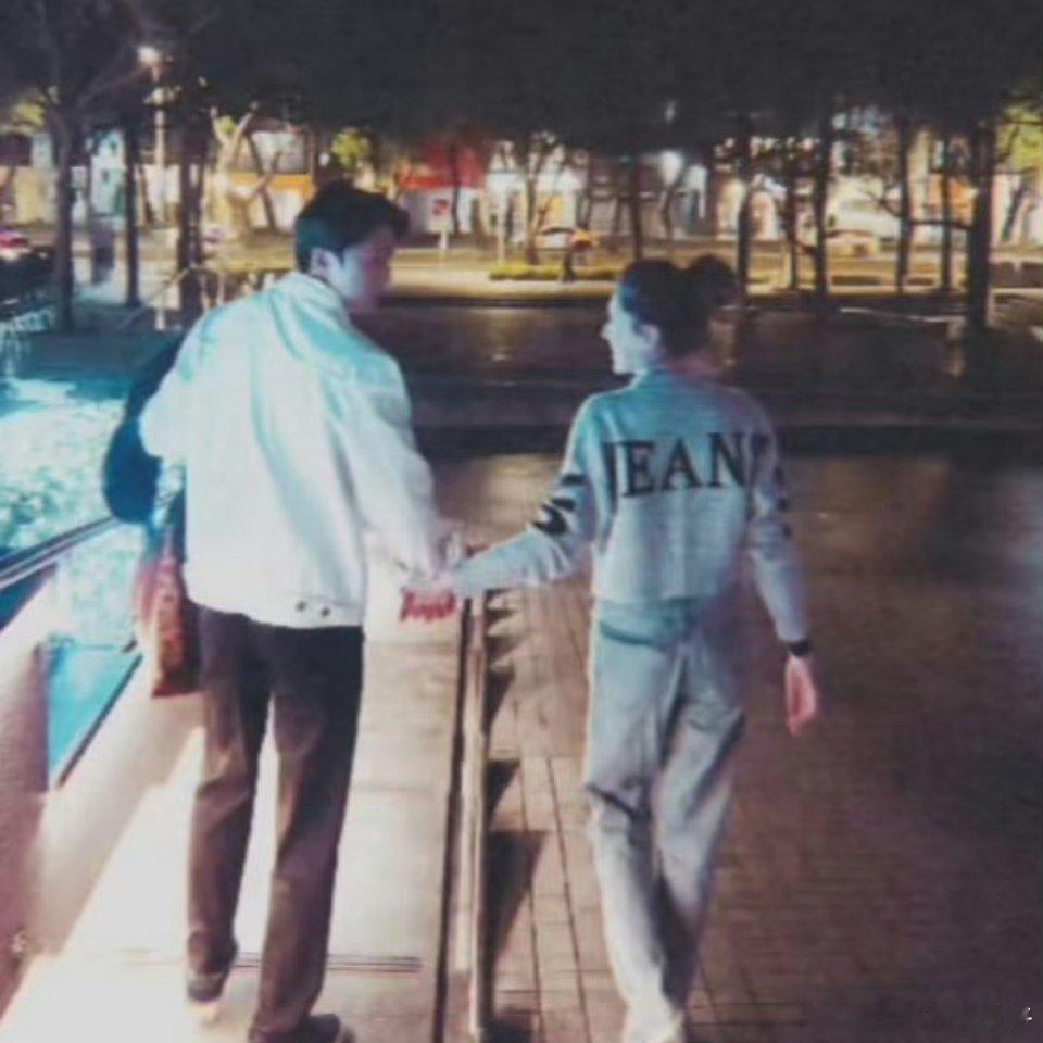 邱泽 许玮甯娱乐圈又要添一位“颜霸”宝宝啦！许玮甯邱泽的神仙基因组合，小朋友出生