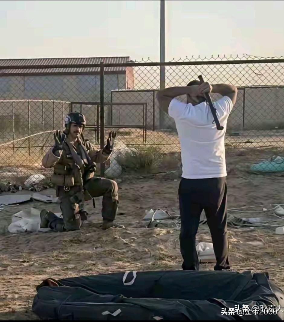 这条科威特人要打跳伞美军飞行员的新闻被媒体多次引用，但这是因为科威特人把他当成了