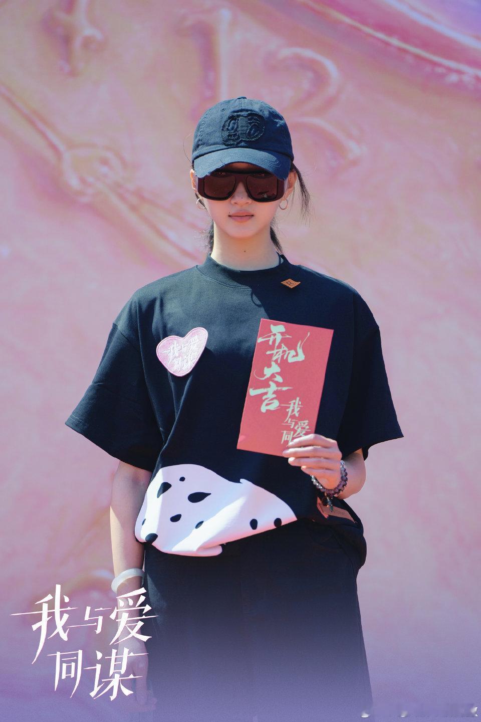 李兰迪压番关晓彤我看两家粉丝都很理智，根本没大规模吵架，完全是营销号故意编节奏、