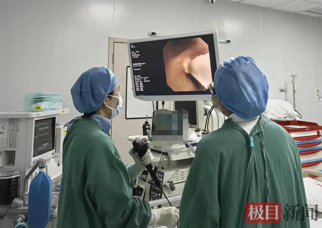 武汉一女子咳嗽长达两年，只因一个吃东西前的常见习惯！赶紧自查

没有感冒却反复咳