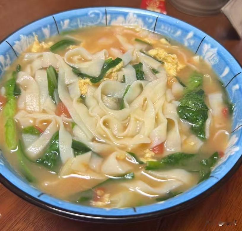 吃完饭打包，绝不是抠门或没面子，恰恰相反，它体现了一个人懂得珍惜粮食、尊重劳动成