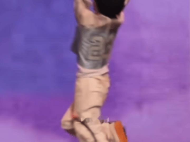 啊，摔倒了 