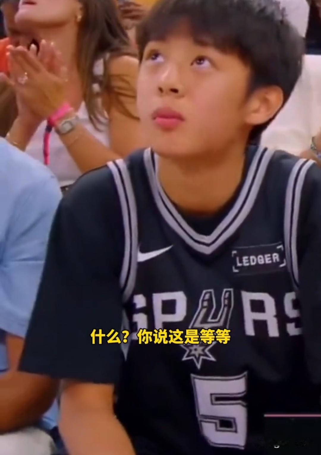 等等真的完美继承了邓超孙俪的优良基因，真的和孙俪太像了[爱慕][爱慕][爱慕]邓