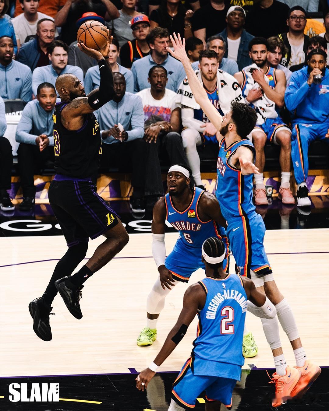 湖人的休赛期已经开始，针对近期詹姆斯的去留媒体已经将讨论铺陈开来，或许他的去路已