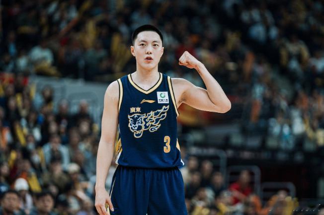 CBA常规赛，广东客场加时110-105险胜青岛。胡明轩3投3中（三分1中1）、