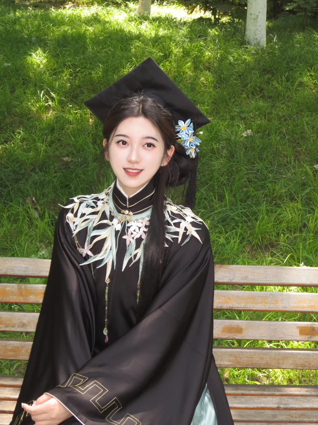 暂停🎓让我们恭喜这位女士顺利毕业并考上研