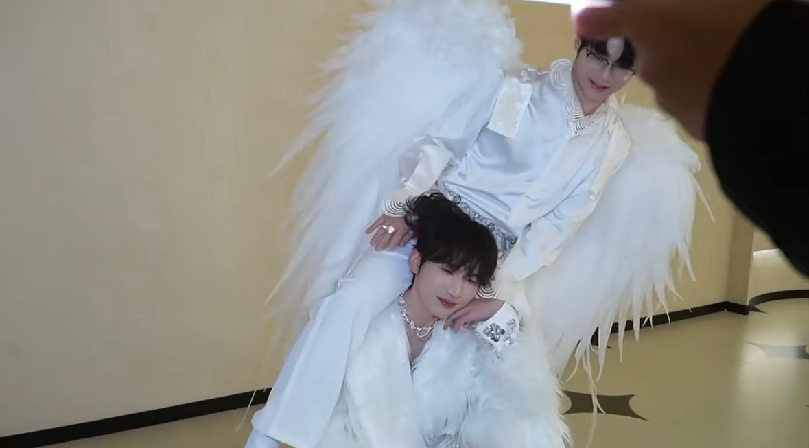 33Svan  🕊️在闹 弟弟在宠竞浪大会2025pel