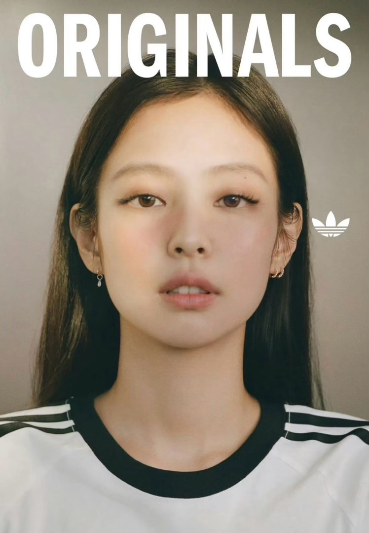 【你不认识Jennie但你线下一定见过她的海报】Jennie对于做女装的完全财神
