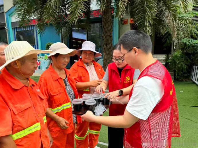 台州路桥亲子玩转立秋收获满满温情 最见功力的是这份“把节气拆成五堂课”的巧。很多