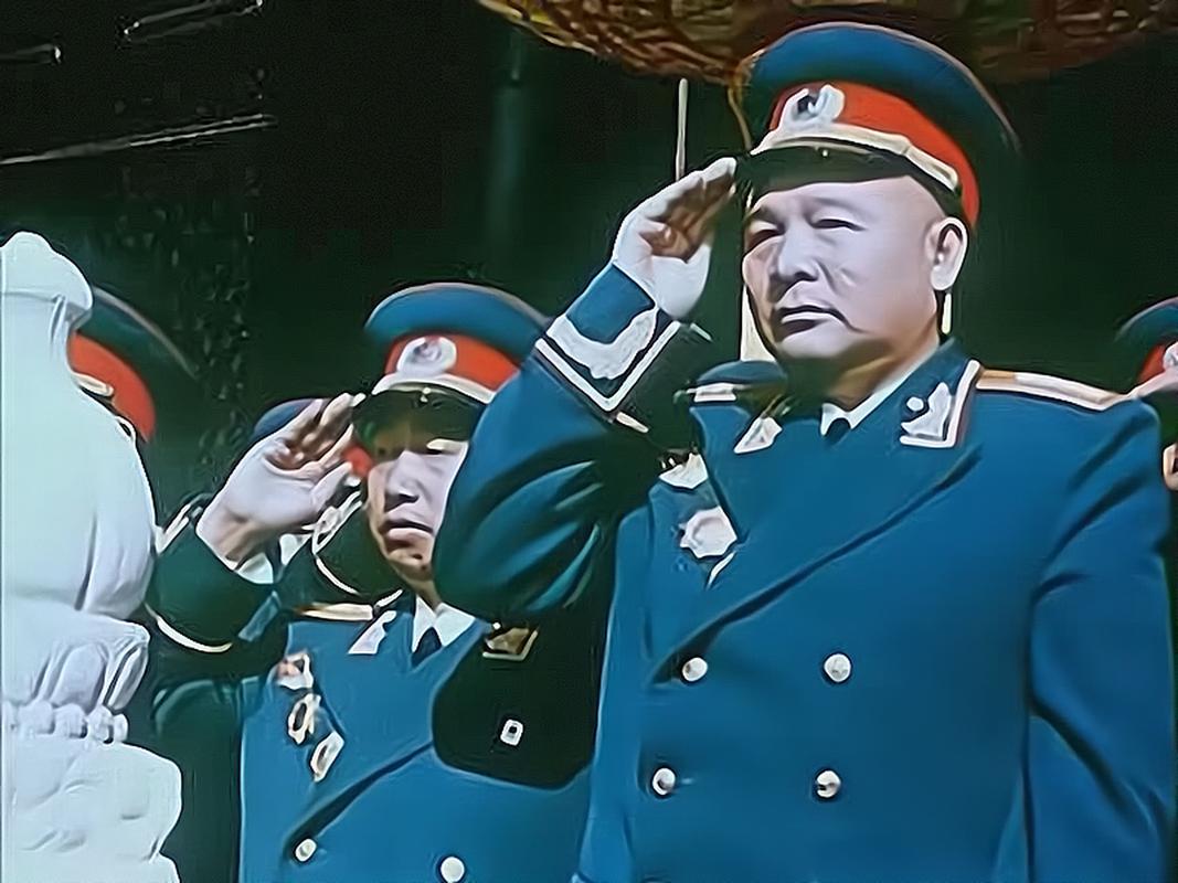 重病将军躺在担架上,靠什么打赢了他人生最后一场大仗?1939年底,徐海东在皖东指