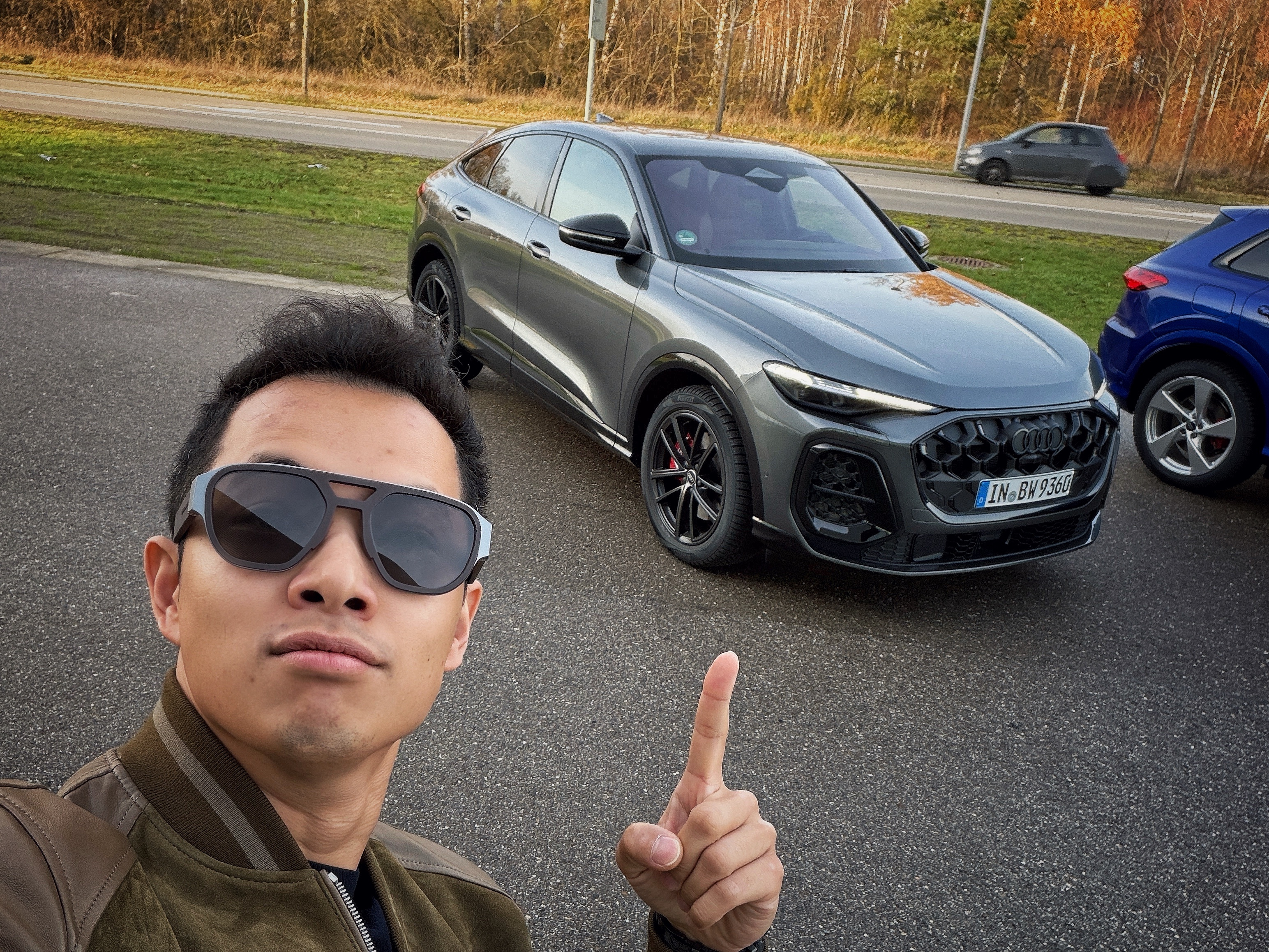 奥迪SQ5还没开过，感觉比SQ8躁，年轻派好多 