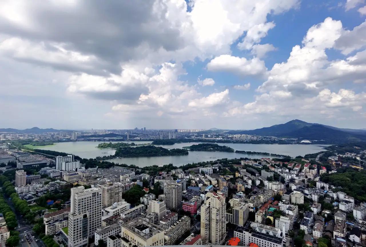 台风“巴威”远离，南京多个景区恢复开放啦！7月13日起，玄武湖、夫子庙、阅江楼、