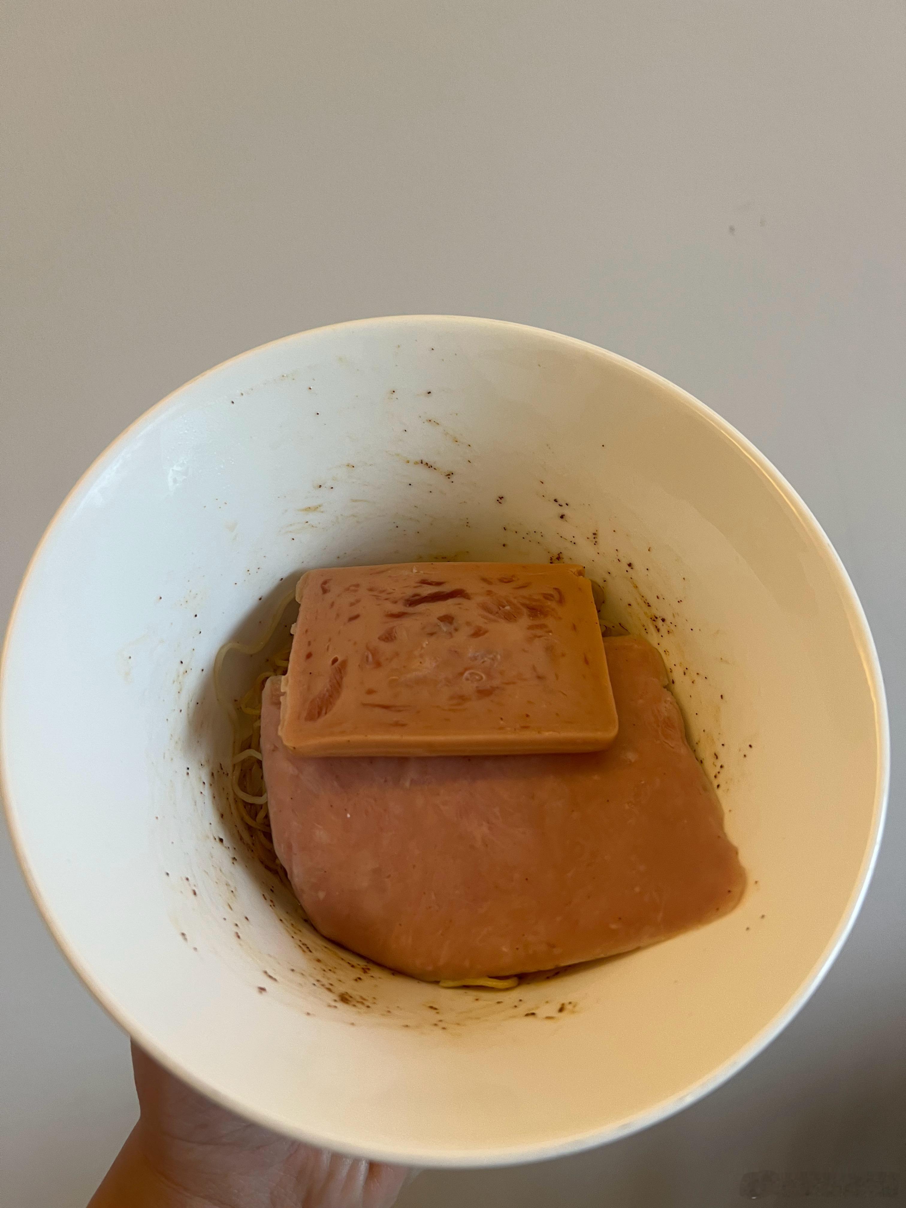 谢霆锋午餐肉和蔚来NIO life午餐肉的对比测试