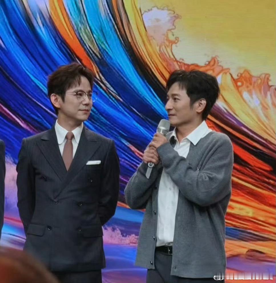 湖南卫视这波操作太暖心了，这份陪伴感真的很珍贵，期待他们带来更多精彩的舞台和回忆