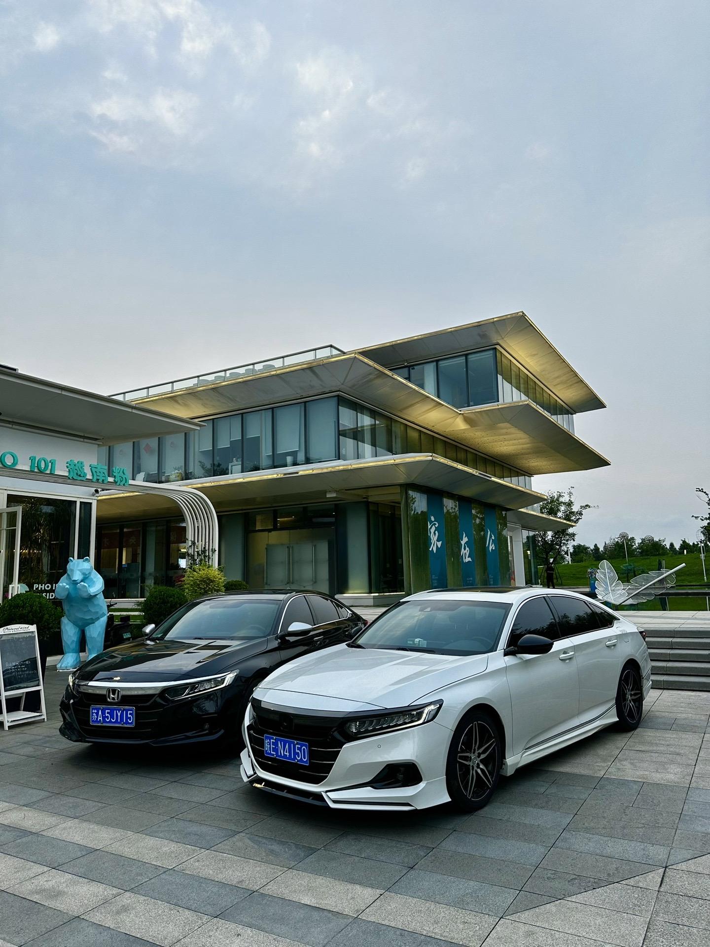 别问我喜欢什么样的 我又开始形容你了