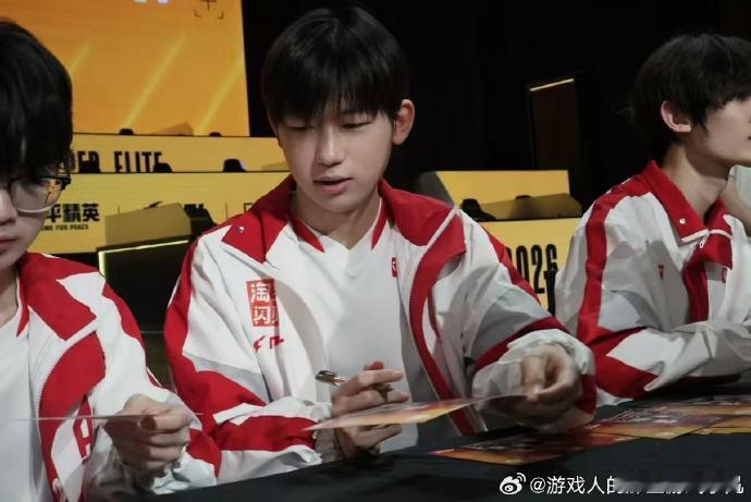 AG花花首周淘汰王 AG 花花能在 PEL 春季赛首周强势拿下淘汰王，足以证明他