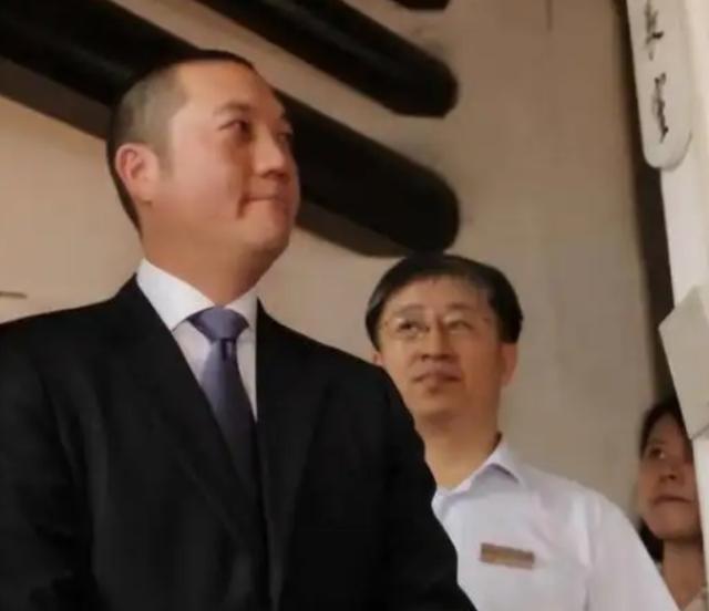 炸穿台湾政坛！蒋友松曾突然官宣：强行迁走两蒋悬棺，半世纪漂泊终于要归乡了！

有