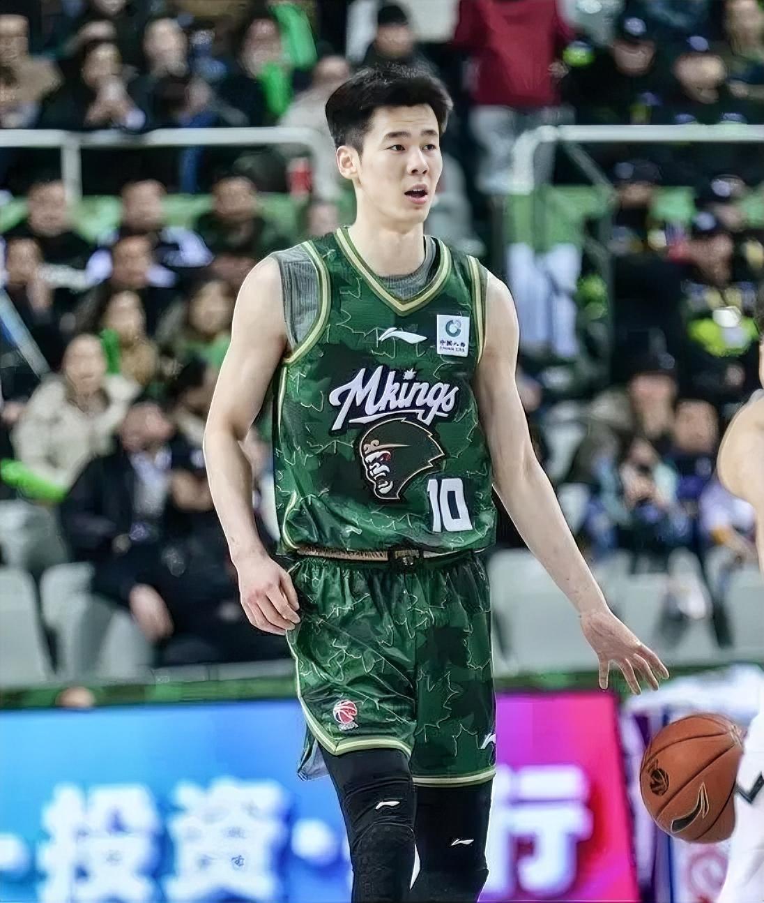 有一说一，今日程帅澎和郭昊文表现截然不同！！
 
程帅澎:今晚出战24分钟，投篮