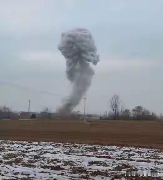 不让燃放，然后收缴储存起来，结果发生了意外。亳州发生了一起爆炸事故，地点是蕉城区