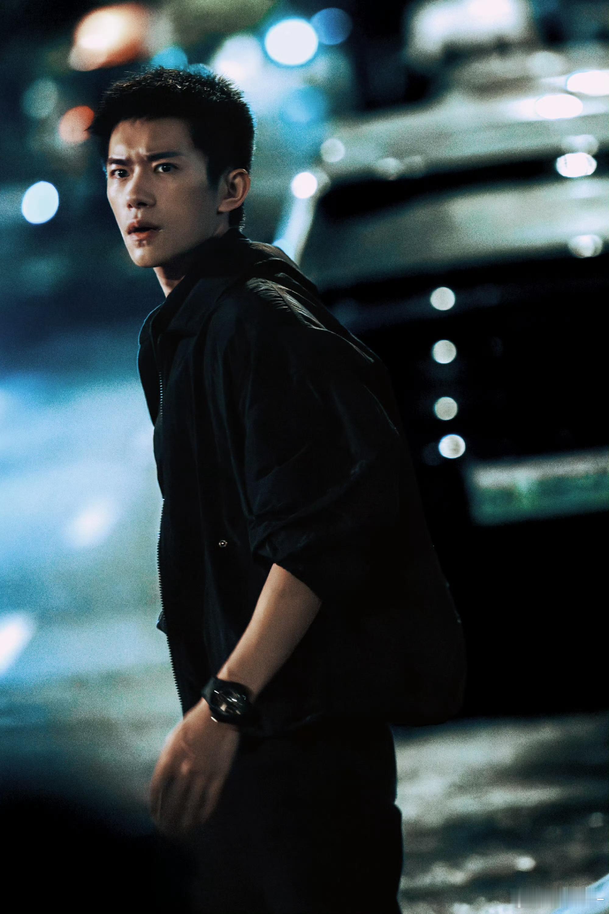 爱上惊蛰无声里的千玺无需报备千玺这新角色鲨疯了，爱他根本不用讲道理谁懂啊！是案情