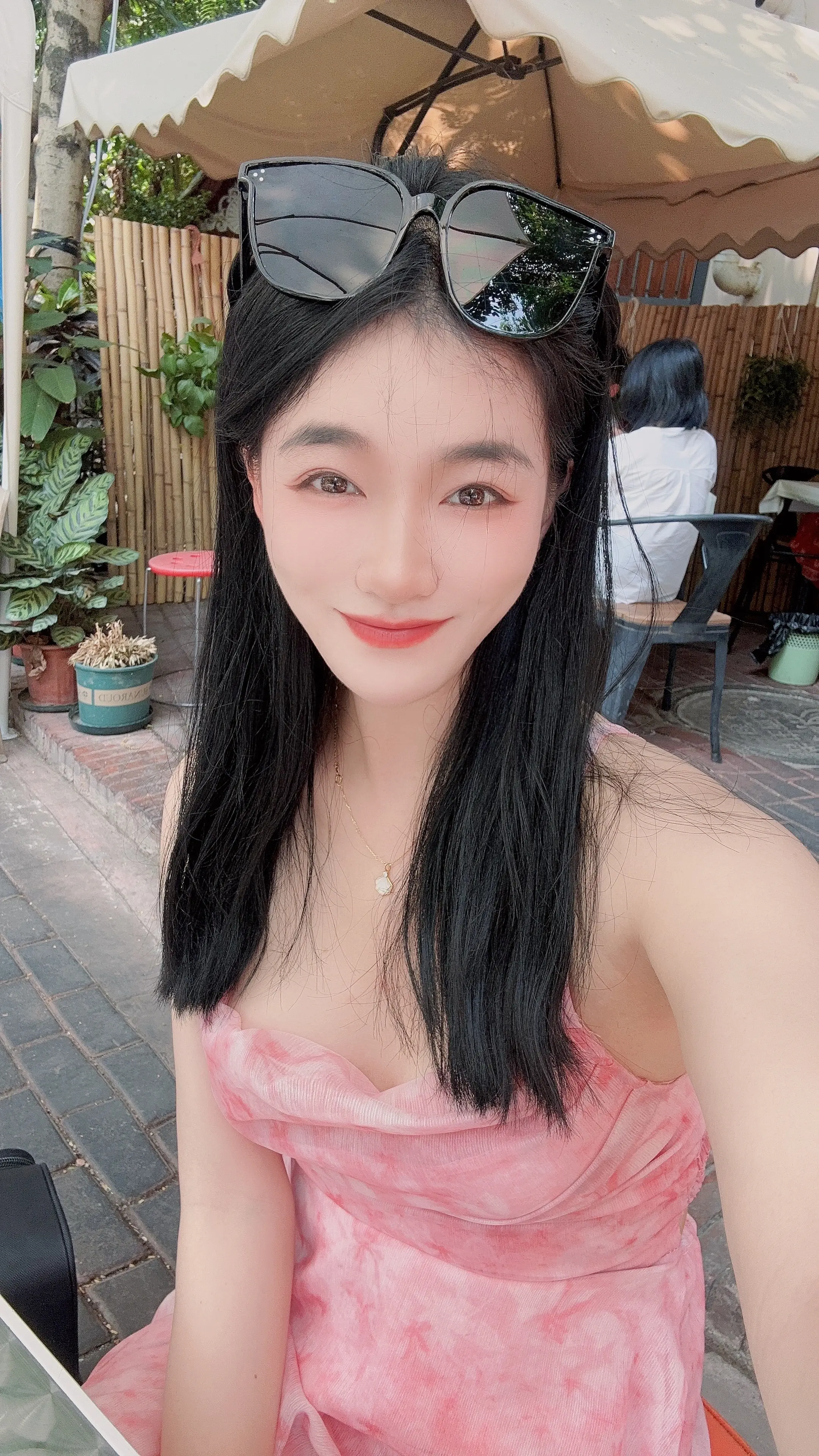 我没有多瘦，也没有多漂亮，榆木脑袋还很笨，肚子有肉.还爱吃 爱玩 我只...