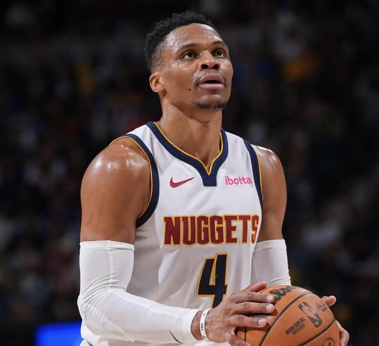 威少将在今年夏天迎来一份新的合约？

知名美国媒体最近放出一条消息，威少今年夏天