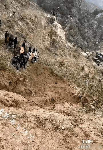 还是吃的太饱了 