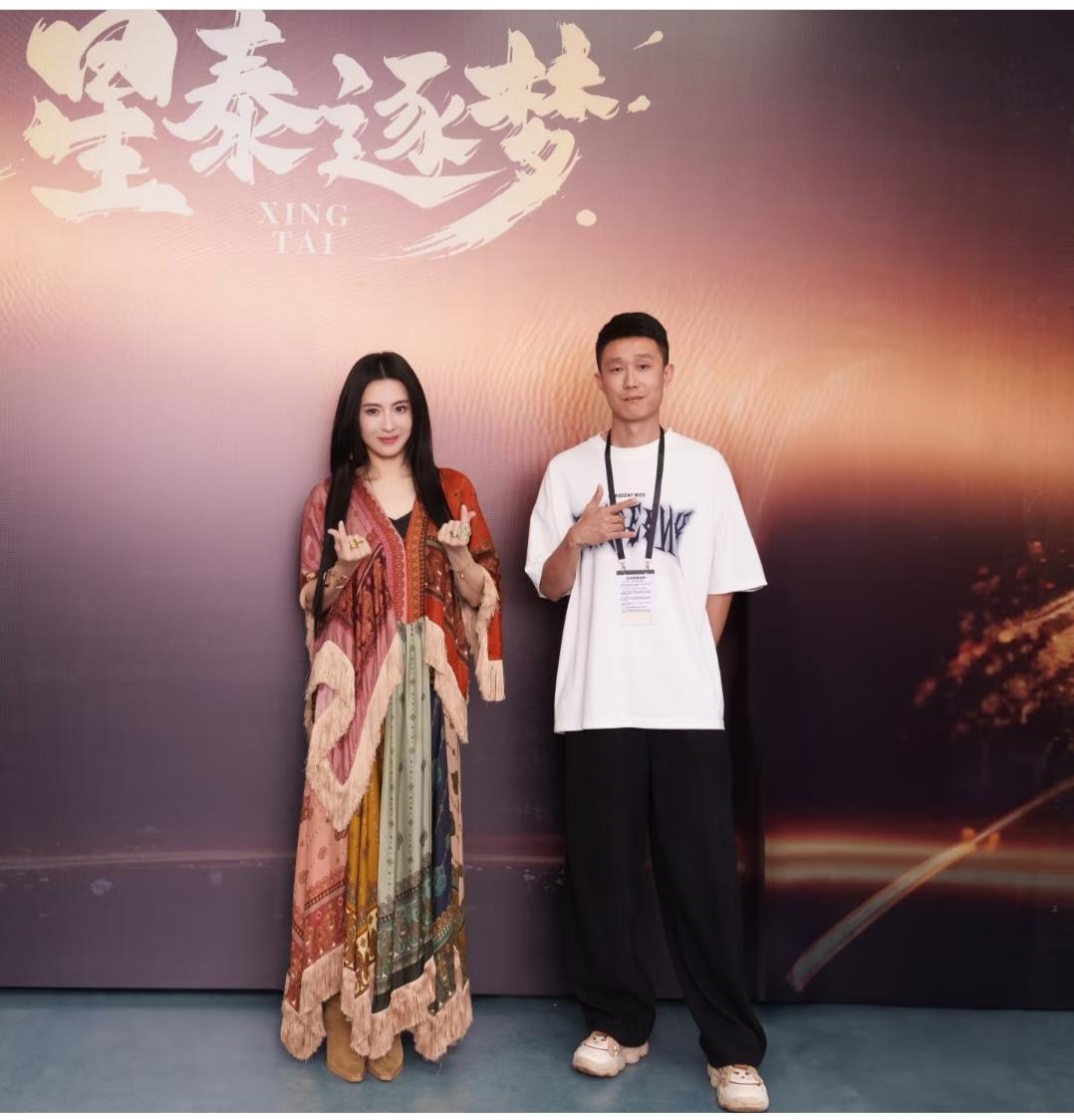 张柏芝，这样的花裙子都能穿出高级感。