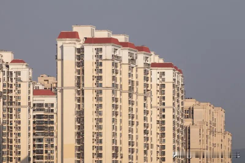 我们正处在一个充满变量的时代。全球格局、科技变革、经济周期交织叠加，普通人手中的