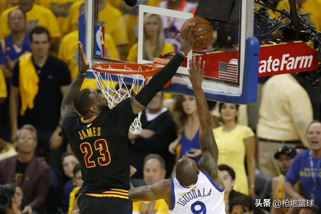 詹姆斯说出了心里话

湖人球星詹姆斯近日做客一档节目中谈到了心中的职业生涯前三的