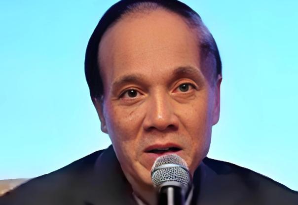 在中日局势敏感之际，曾与中国有过摩擦的越南教授丁贤良在节目中直言：若非中国顶在前