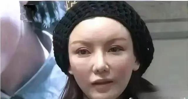 这脸都差不多可以搬去蜡像馆了，还是转幕后吧，不适合台前了！ ​​​