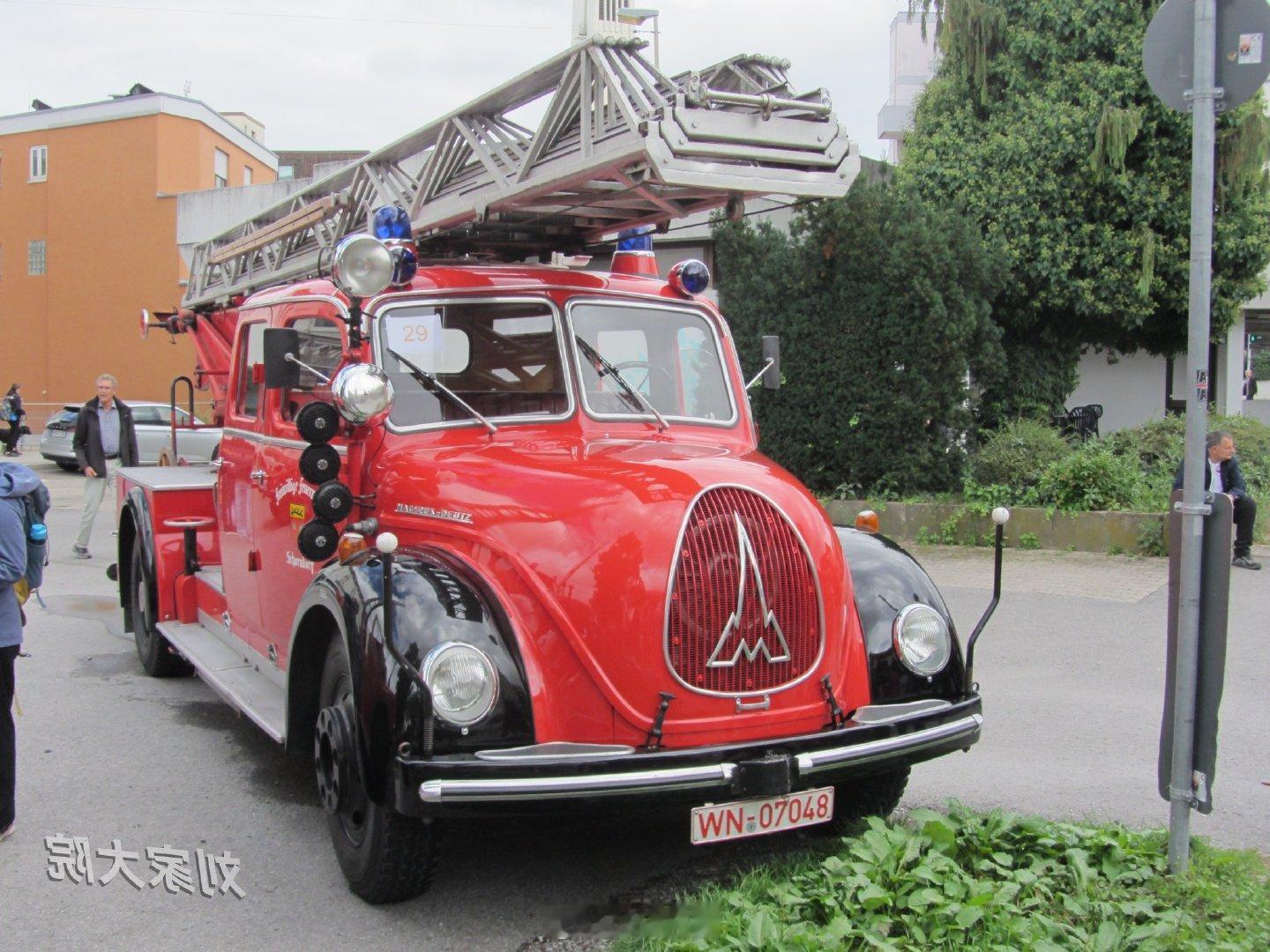 古董消防车Magirus-Deutz大v聊车 我和汽车的日常 海外消防车分享 