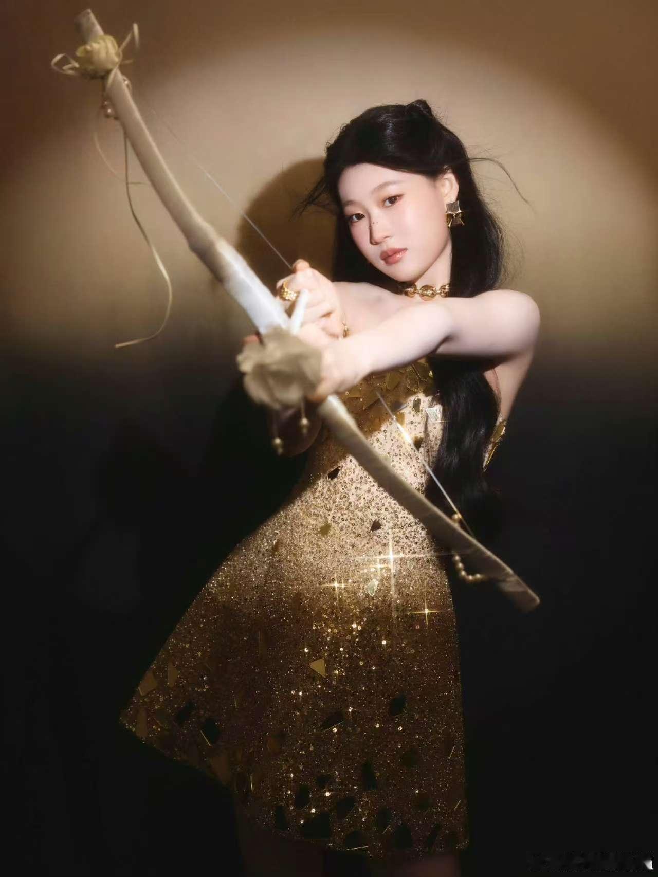 沈佳润小猫女造型  沈佳润小猫女造型，真的是觉得太漂亮了吧，这一次舞台上面的唱跳