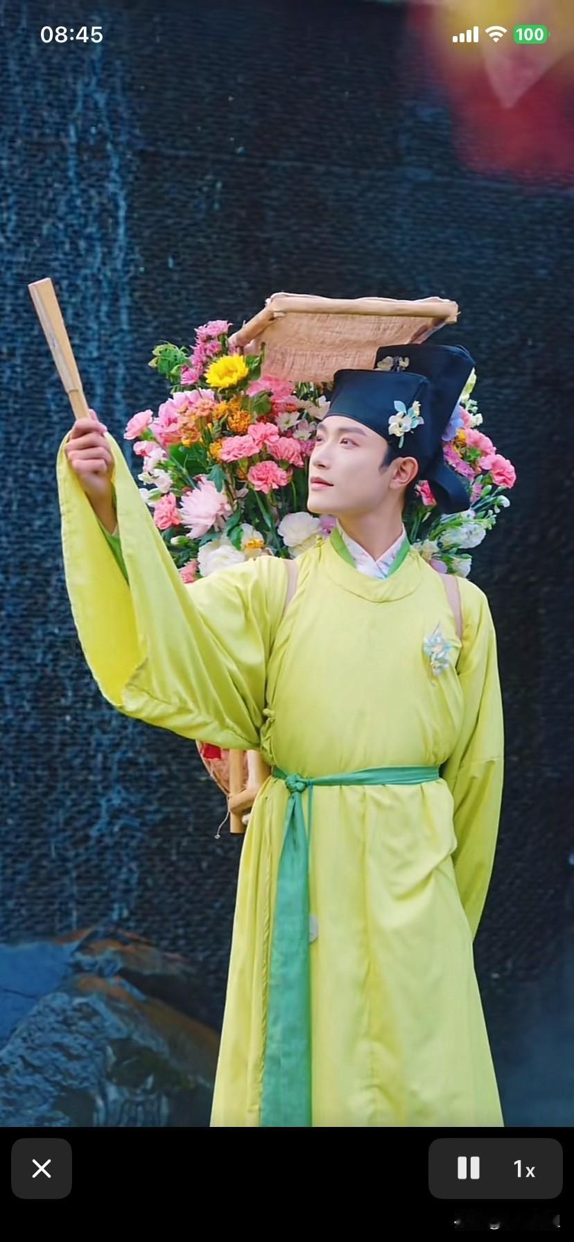 只要有古装美少年的视频，我都要点开看看，太美了！
赋予春天的色彩！
在这春和景明