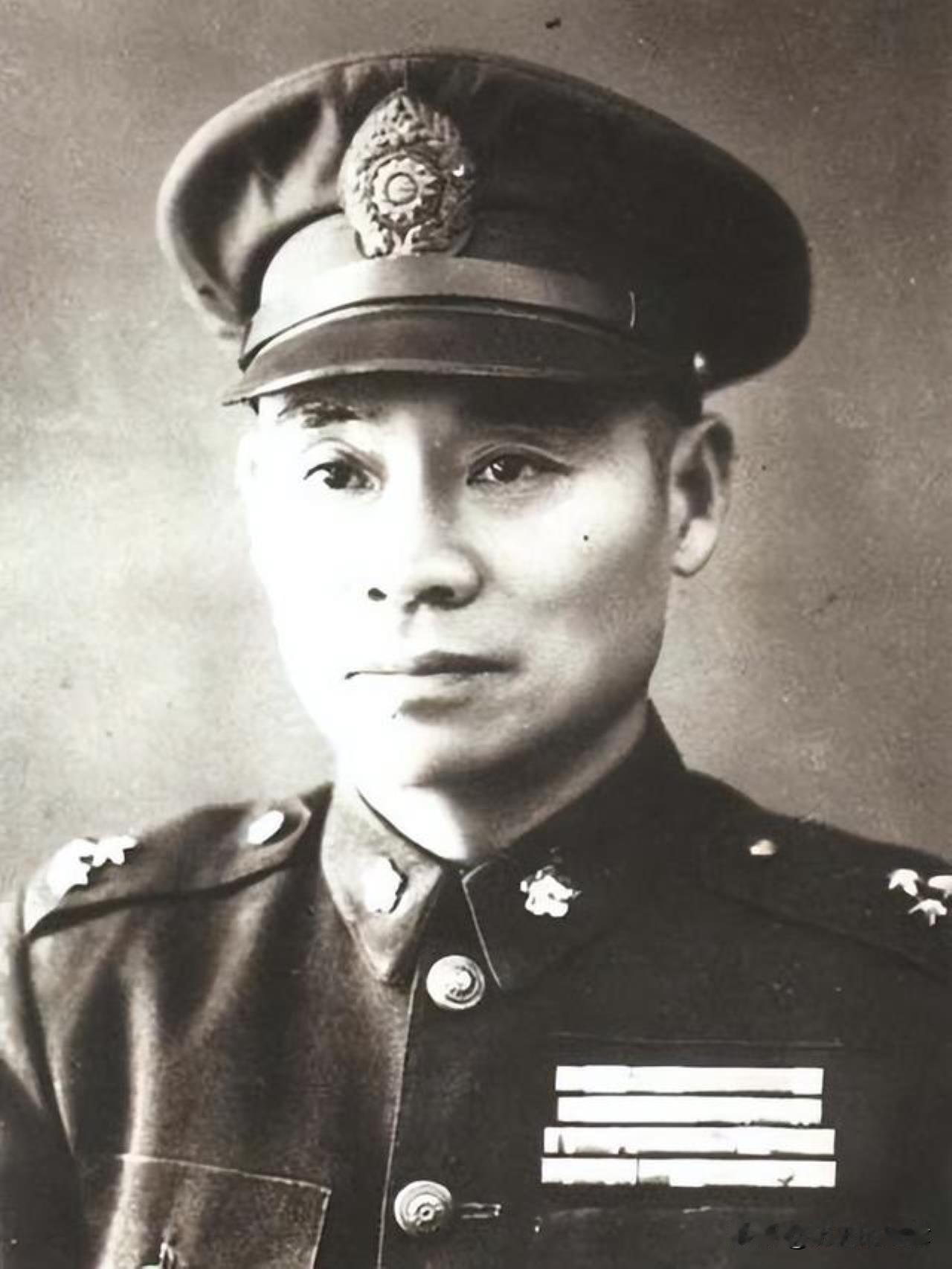 1948年卫立煌拒赴台：怒斥顾祝同冷血，凭清醒躲过杀身祸
 
1948年的南京，