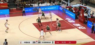 陈明伶的传球、补篮和空切都令人想到任骏飞。中国女篮vs尤文图特女篮中国女篮[超话