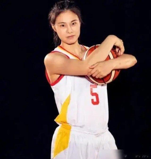 四川女篮这波王炸补位，直接把争冠剧本写活了！ 2026年WCBA刚开年，四川女篮