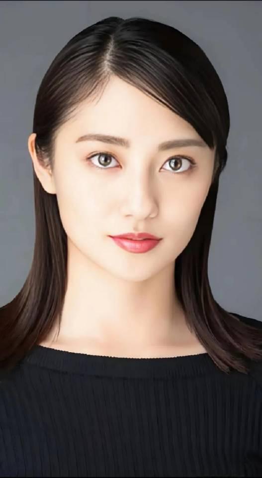奥山和纱，日本女演员、模特，出身青森县。凭借《快盗战队鲁邦连者VS警察战队巡逻连