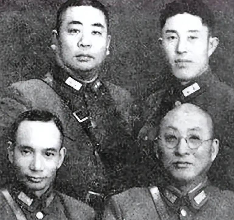 1931年，红军师长萧克看到一俘虏后大惊失色，急忙对看守说：“他已被俘，不用捆他