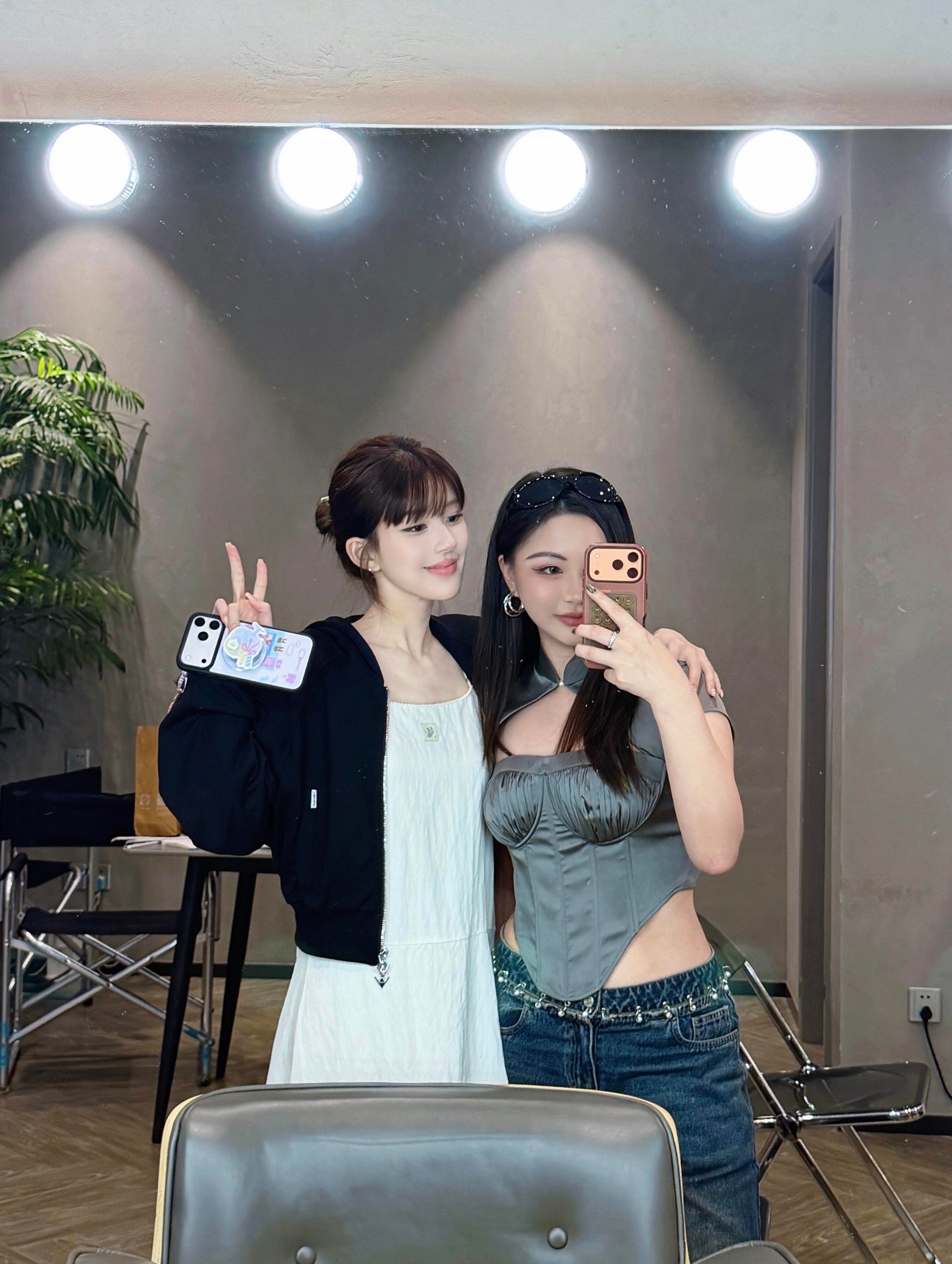 赵露思上身Fabrique&Vera Wang联名系列，松弛美丽，美露的私服真的