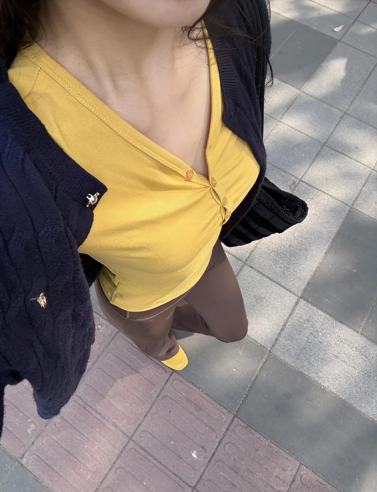 周末下雨，上班天晴😭
运动 穿搭 元气满满的一天 忽冷忽热的天气 重庆