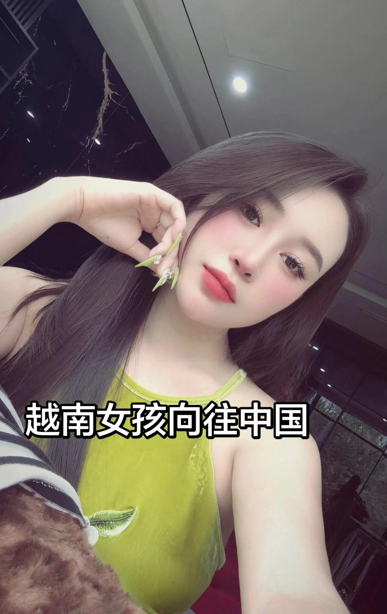 吊带甜妹 吊带穿搭 可甜可酷可温柔 谁还不是小腰精 蜜桃女孩