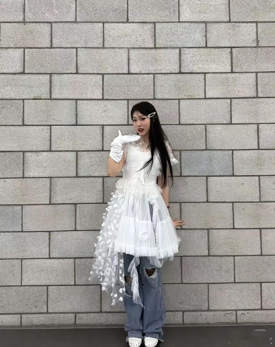 韩国包装确实厉害！小沈阳女儿越来越像张元英了，好看！！ ​​​
