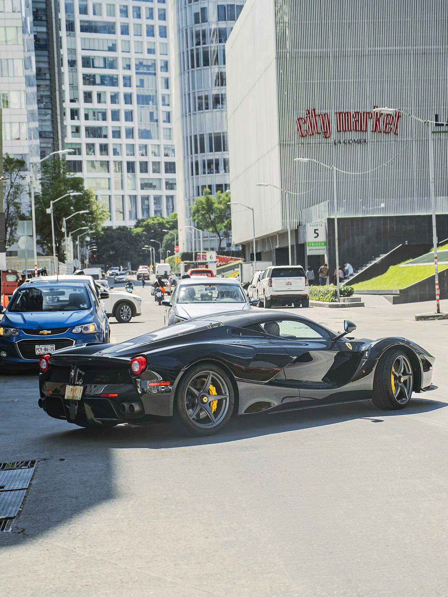 “喜欢的人放床上就好了，放心上太累”