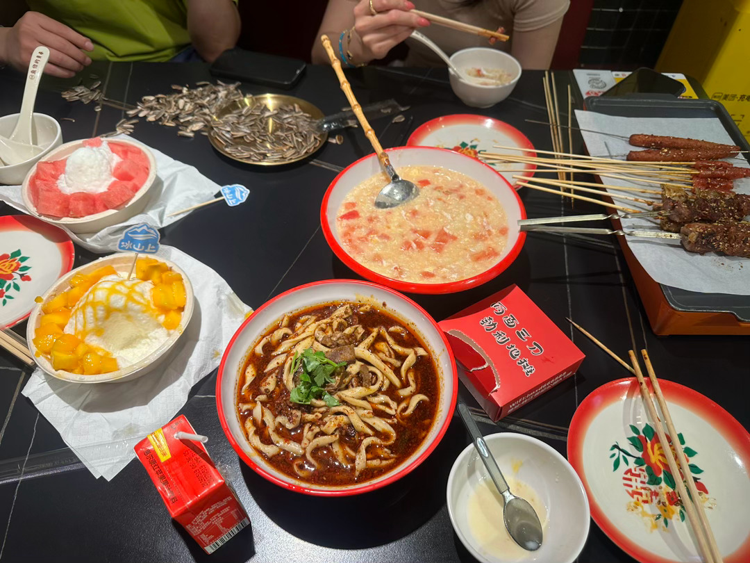 好吃到准备入股了 杭州·两面三刀勃利地摊烧烤