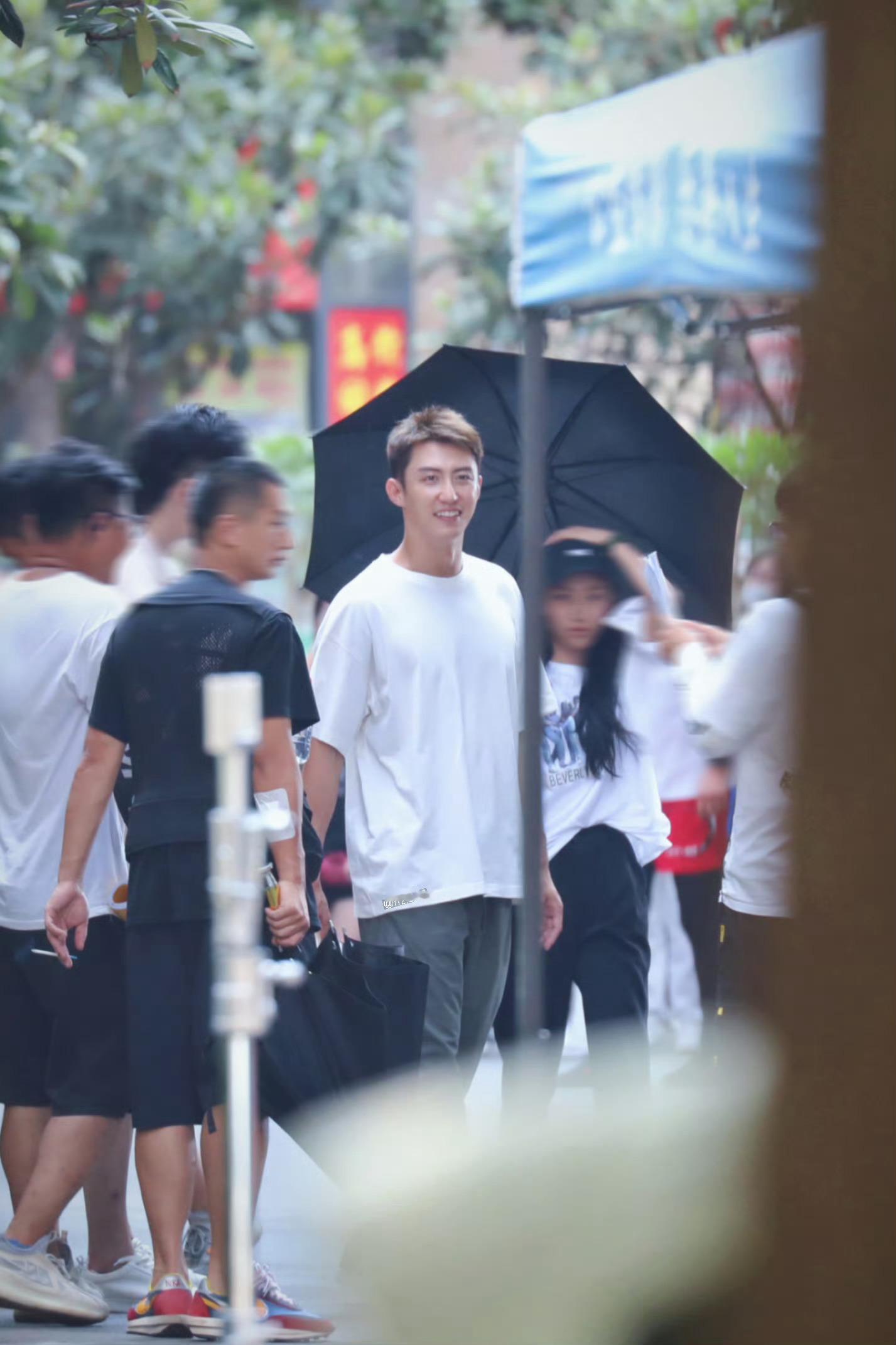 是29岁的黄景瑜黄景瑜斗贼黄景瑜平三戈斗贼过审黄景瑜