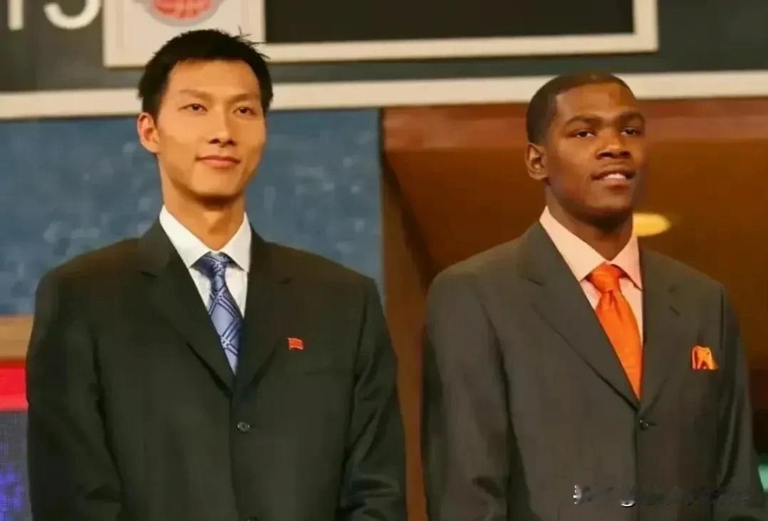 易建联是首轮6号秀，旁边的小帅是几号秀？
时至今日还有可比性吗？